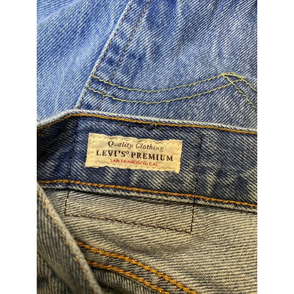Levi’s 501 90s Classic Jeans Women’s 31x30 Med Blue Rigid Cotton Straight Leg